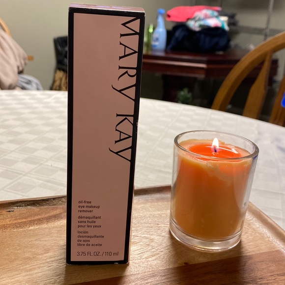 Mary Kay Oil-Free Eye Makeup Remover!💓 - Picture 1 of 3